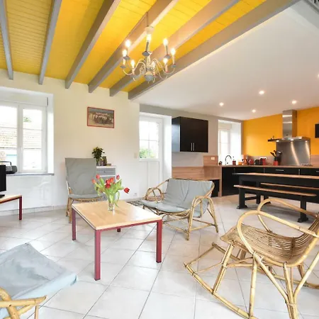 Feriehus Spacious In With Terrace Saint-Germain-sur-Ay