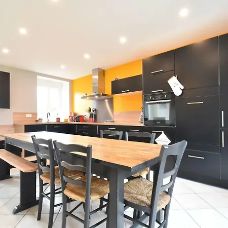 Spacious In With Terrace * Saint-Germain-sur-Ay