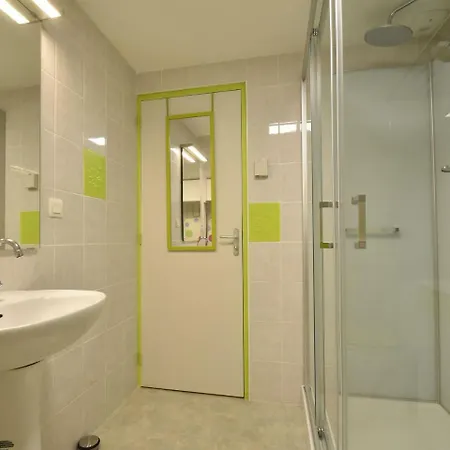 Spacious In With Terrace *