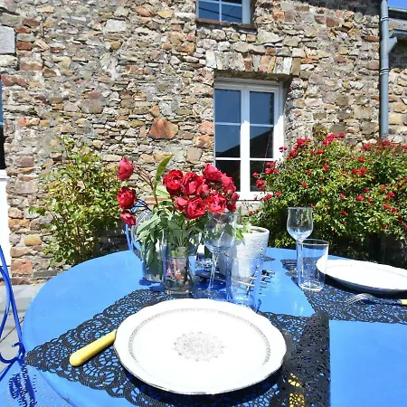Spacious In With Terrace Feriehus *