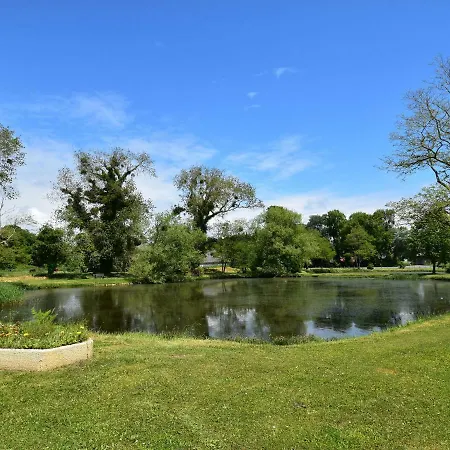 Spacious In With Terrace Saint-Germain-sur-Ay